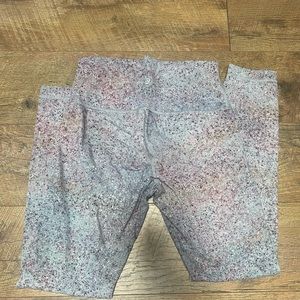 Lululemon 7/8th length splatter paint leggings size 6